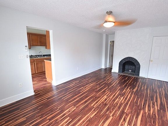 4th image of 146 E Voorhis Ave APT 2