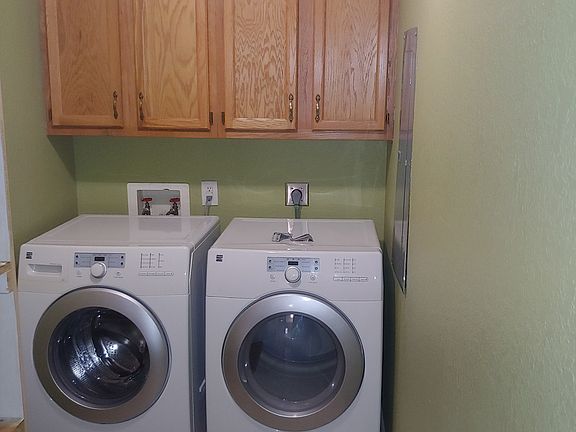 3rd image of 104 Dry Creek Dr