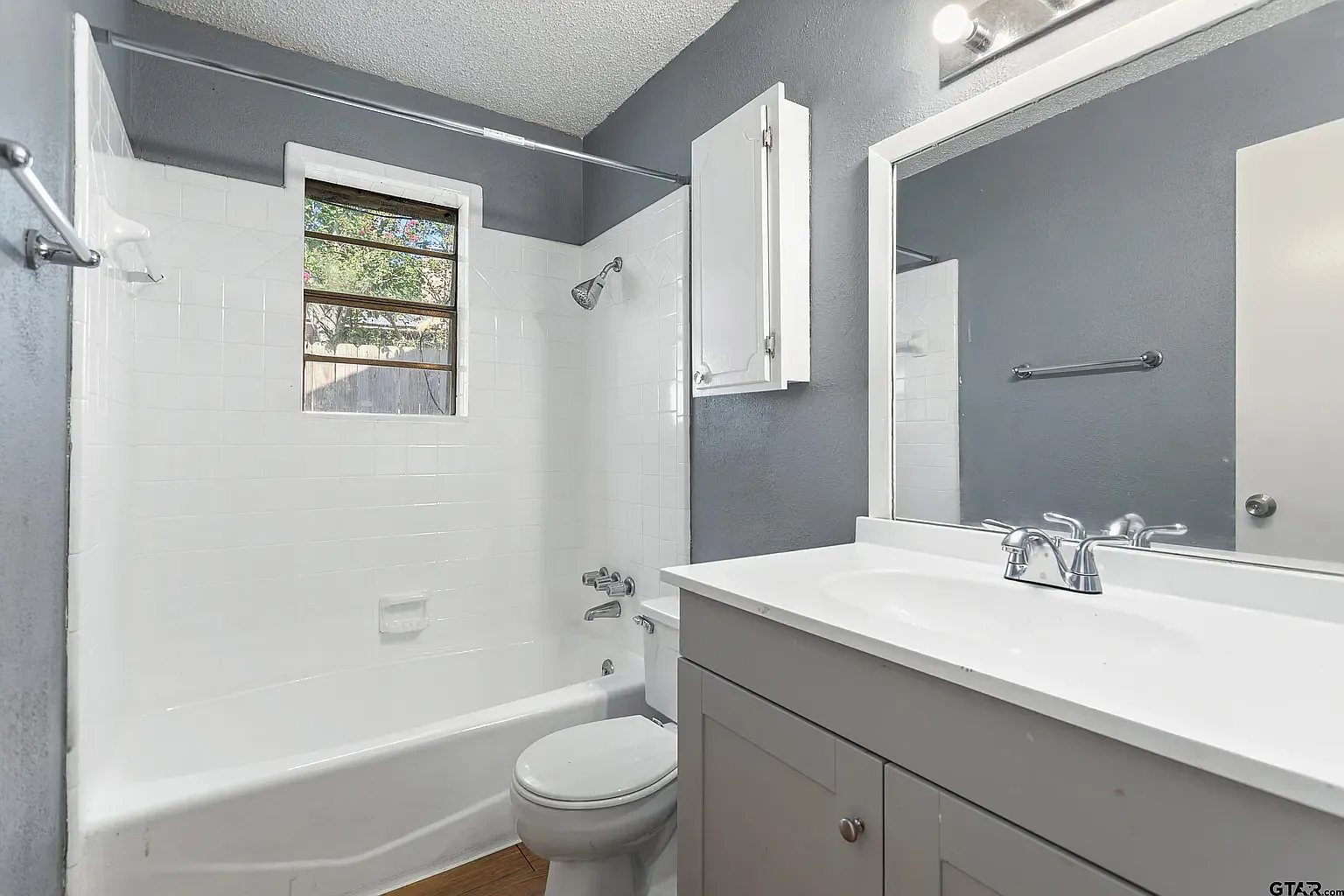 2 bed, $1,199 — Photo 4