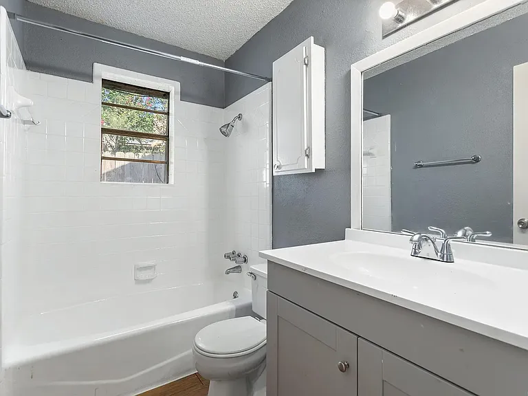 12122 Michael St #12122 — Photo 6