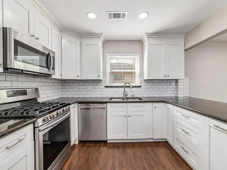 5731 Cheltenham Dr — Photo 8