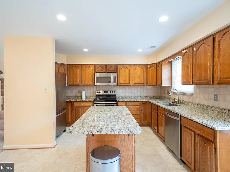 10168 Turnberry Pl — Photo 9