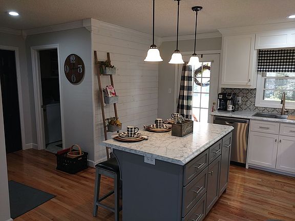 3 place settings on island