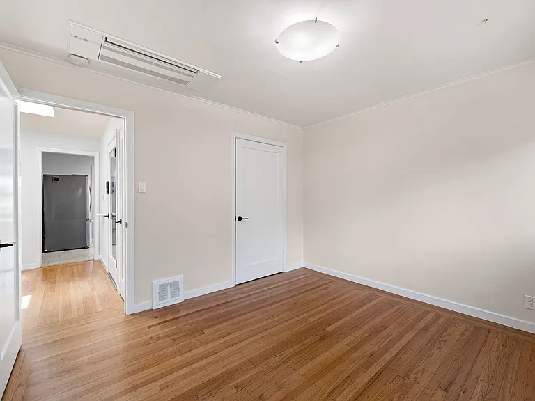 41 Saturn St — Photo 11