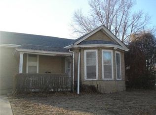 700 N 17th St, Lexington, MO 64067