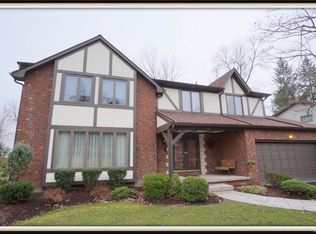 33 Deerwood Dr, Buffalo, NY 14221