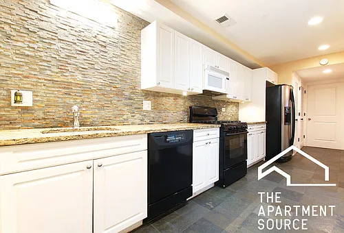 1352 N La Salle Dr #G Photo 1 1352 N La Salle Dr #G Photo 1