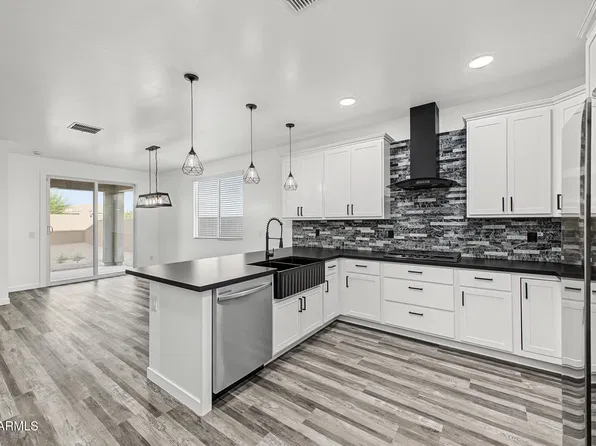 17298 W GRAY FOX Trail, Surprise, AZ 85387