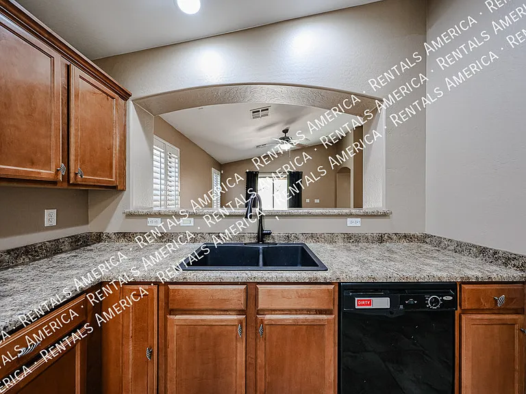 36322 W Alhambra St — Photo 4