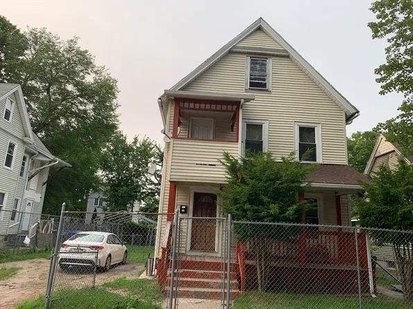 172 Quincy St, Springfield, MA 01109
