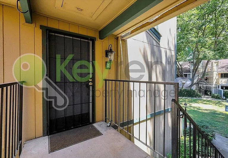 600 Del Verde Cir #2 — Photo 25