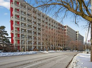 350 Quigley Rd #232, Hamilton, ON L8K5N2