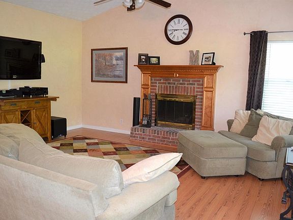 2nd image of 7825 Willow Run Ct