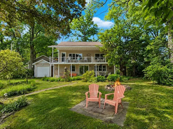 11080 E Iroquois Rd, Walkerton, IN 46574