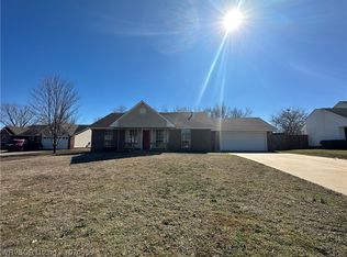 1421 Boxelder Ln, Greenwood, AR 72936
