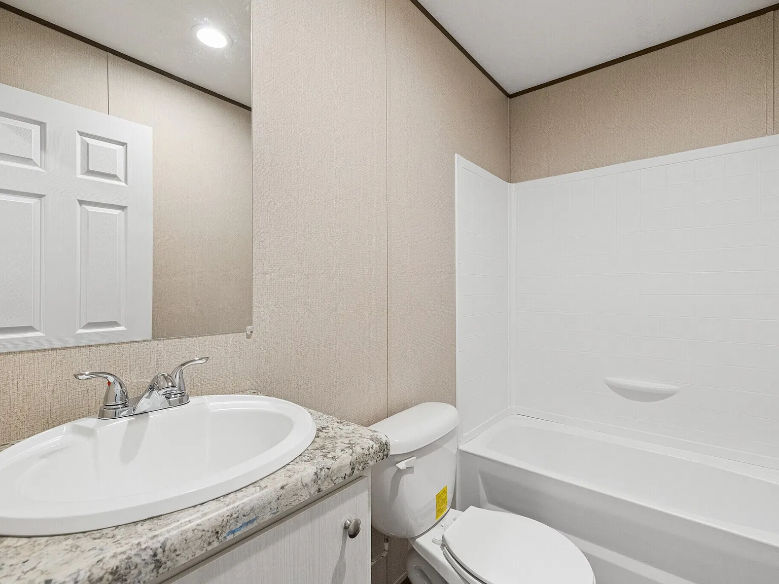 3 bed, 1344 sqft, $1,950 — Photo 2