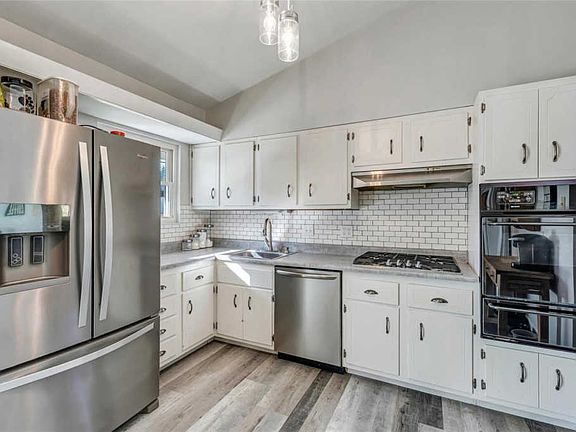 5th image of 9607 Castanet Ct