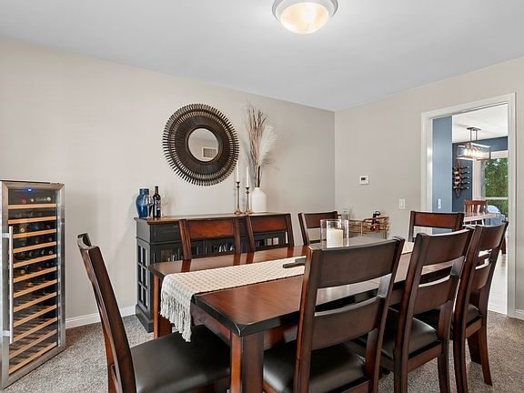 5th image of 2504 Sun Valley Rd