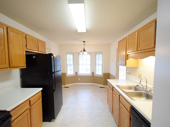 4th image of 1328 Butterwood Cir