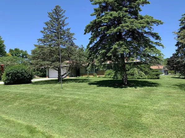 N50W16106 Maple Crest LANE, Menomonee Falls, WI 53051