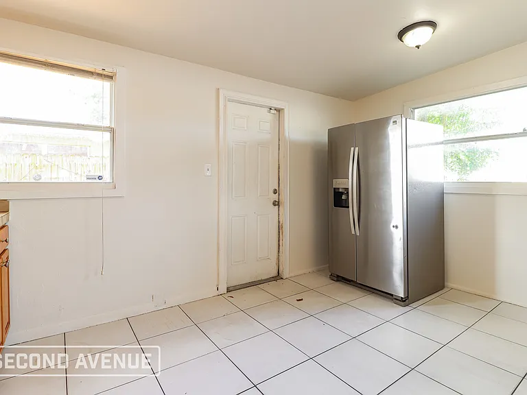 9295 Starkey Rd — Photo 6