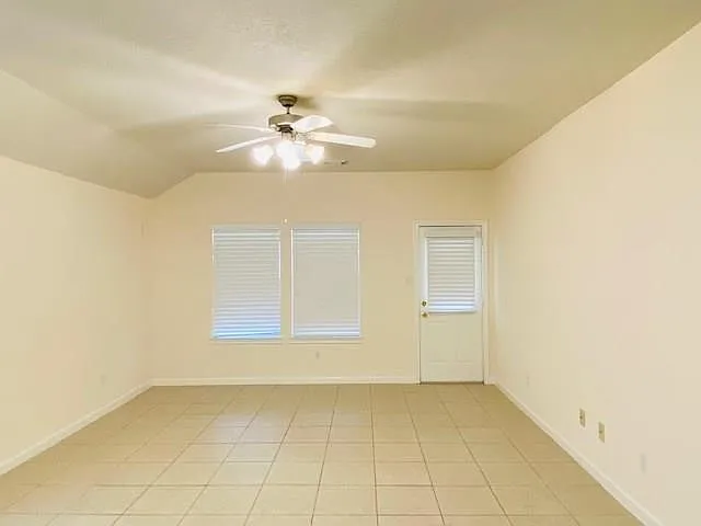3010 Stonecross Ln — Photo 8