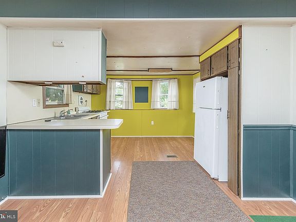 5th image of 601 Sherwood Pl