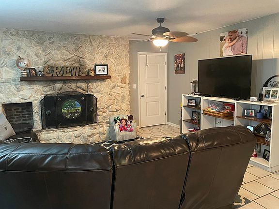 2nd image of 506 SE Llewellyn Ave