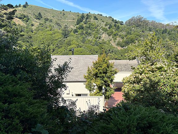 3rd image of 858 Marin Dr