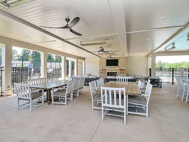 2105 Cadence Trace Dr — Photo 17