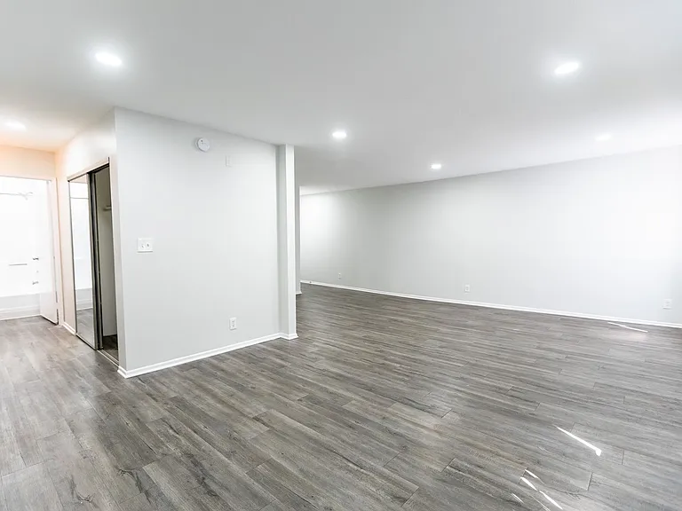 2039 North Las Palmas Ave — Photo 11