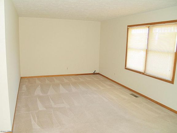 3rd image of 360 Duke Of York Ct NW