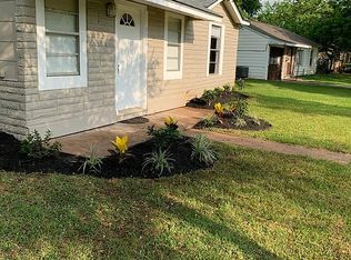212 Huisache St, Lake Jackson, TX 77566