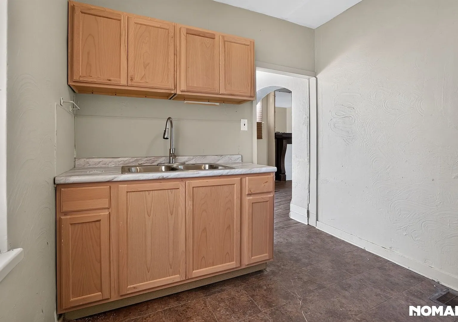 Charming 2BR Duplex in Pittsburgh — Photo 3