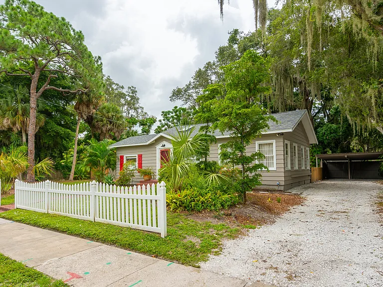 1010 Virginia Dr — Photo 35