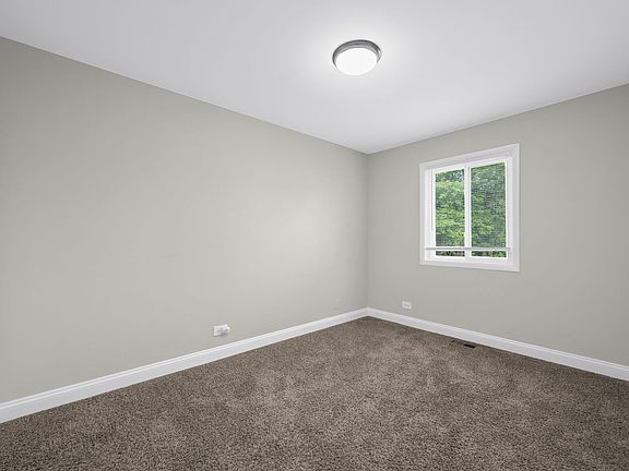 5th image of 17820 Arlington Dr