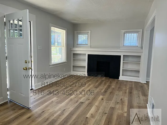 2 bed, 1.0 bath, 1004 sqft, $995 — Photo 2