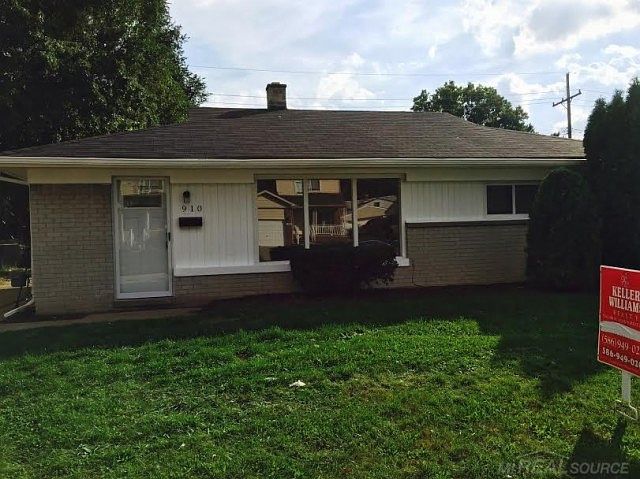 1st image of 910 E Harwood Ave