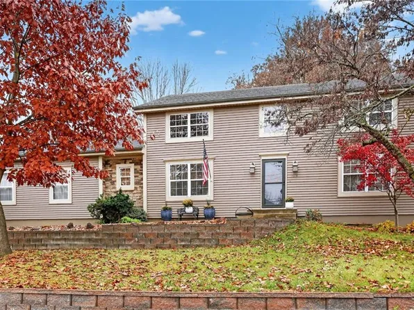 90 Beach Dr, Lake Tapawingo, MO 64015