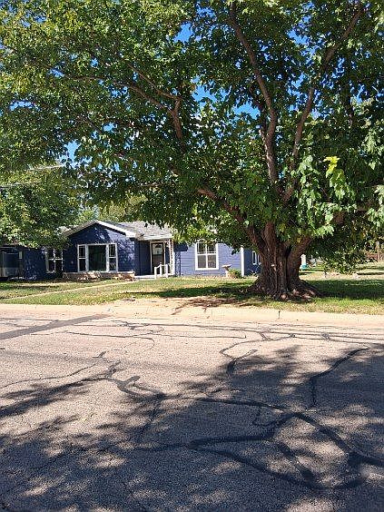 1st image of 800 Elizabeth Blvd