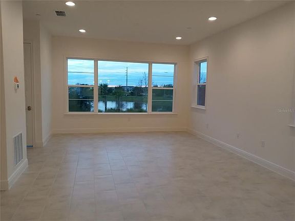 3rd image of 9790 Bucklow Hill Dr