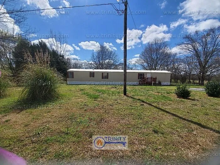 106 Vaughn Dr — Photo 1
