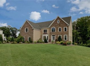 44 Connelly Hill Rd, Hopkinton, MA 01748