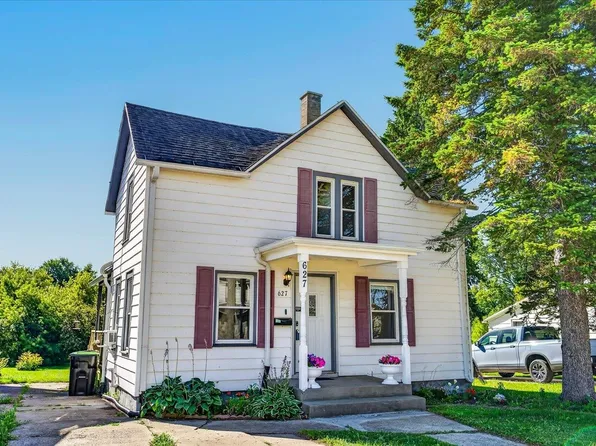 627 S Center St, Beaver Dam, WI 53916