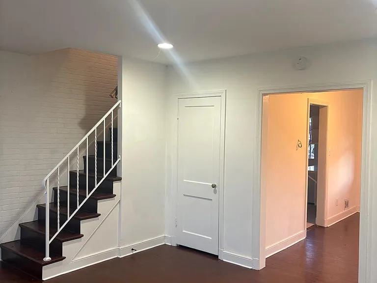 5030 S Dakota Ave NE — Photo 2