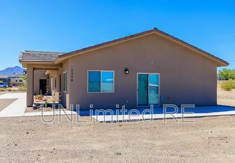 7756 N Sierra Vista Dr — Photo 6