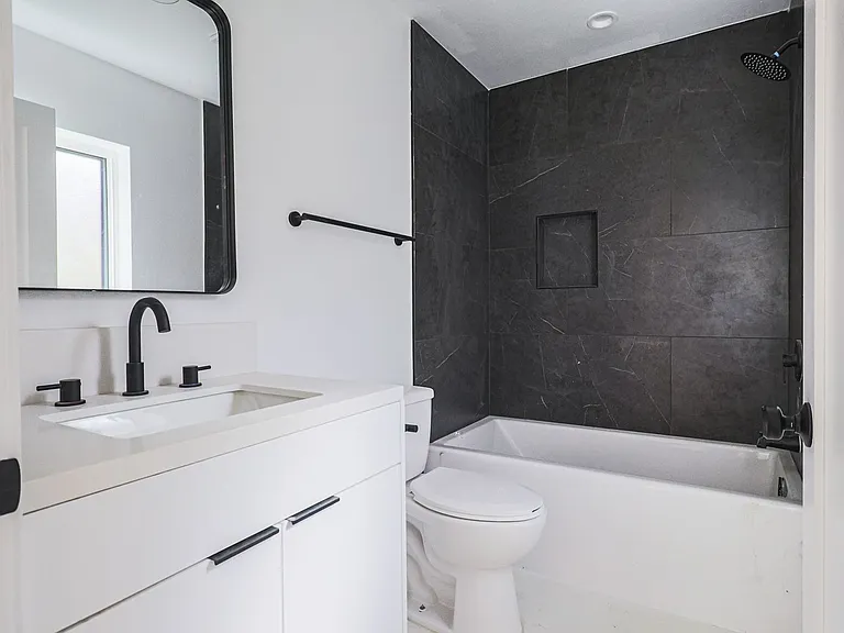 New Construction Luxury 4 Bed Townhomes With Roof Decks — Photo 66