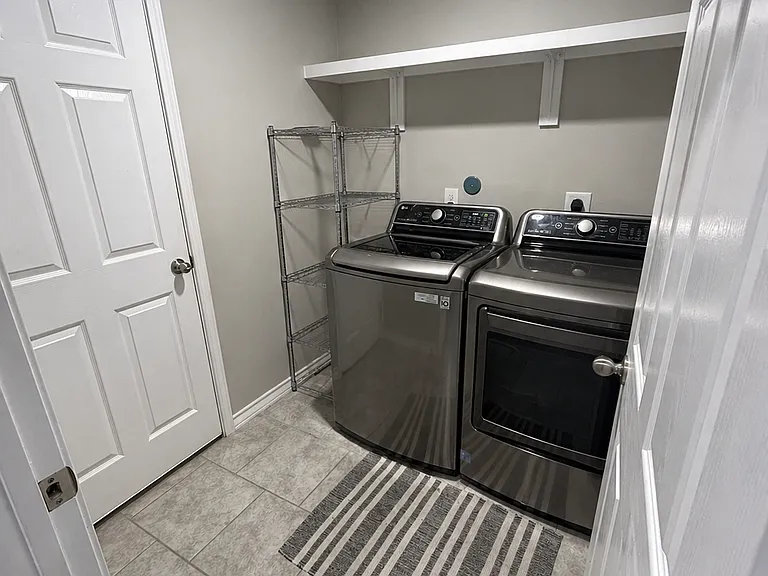 105 Aruba Dr — Photo 32