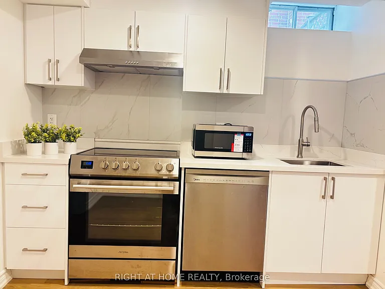 1220 Grandview Dr #BASEMENT — Photo 6