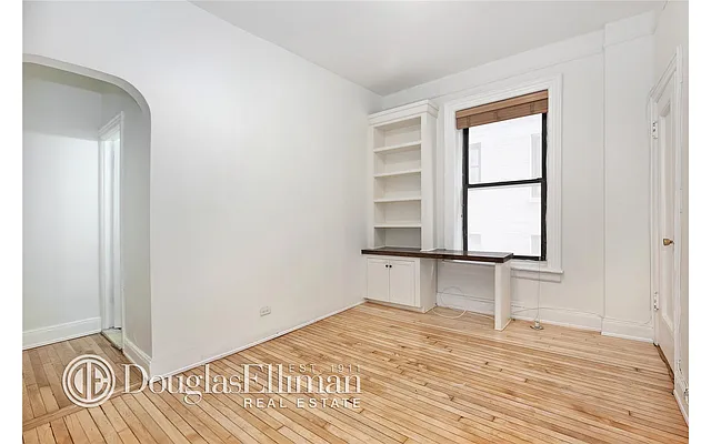 Rented by Douglas Elliman | media 23